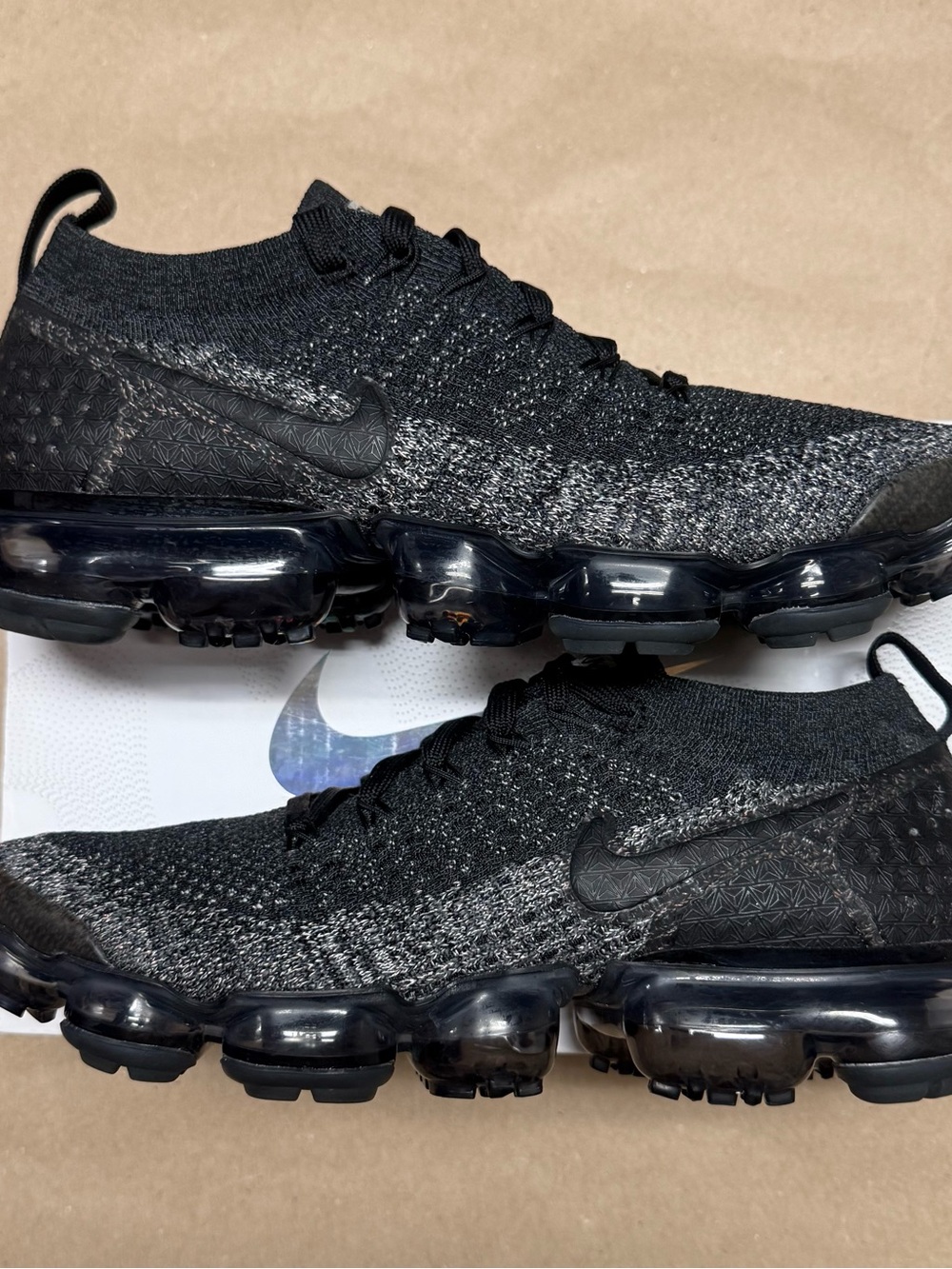 Nike Air Vapormax Flyknit 2 Black Men’s size 8 running shoes Rare NDS!